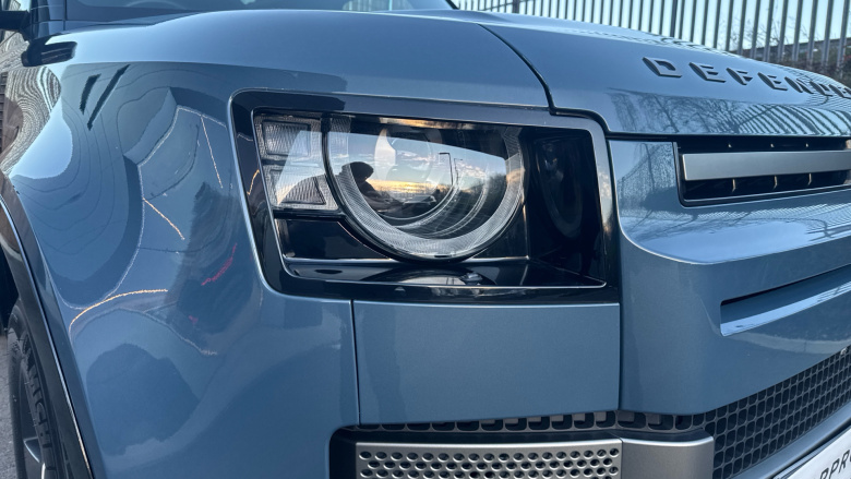 Land Rover Defender 3.0 D250 X-Dynamic SE 90 3dr Auto Diesel Estate